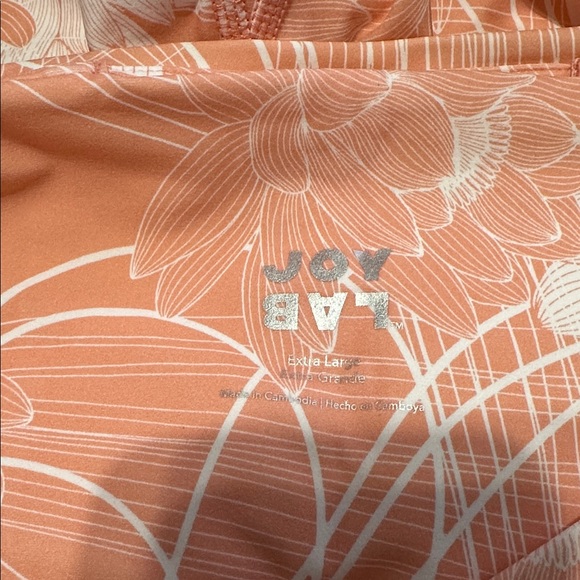 JoyLab Peach and White Floral Athletic Shorts - Picture 5 of 7